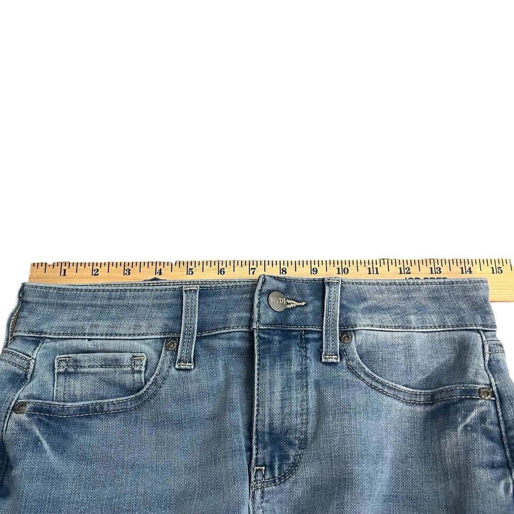 NYDJ Briella Denim Bermuda Shorts Size 2 Light Wash Cuffed Slimming Stretchy - Picture 10 of 11